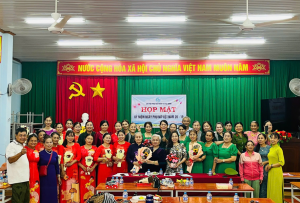 CHI HỘI PHỤ NỮ THÔN NGHĨA BÌNH TỔ CHỨC HỌP MẶT KỶ NIỆM NGÀY PHỤ NỮ VIỆT NAM 20/10