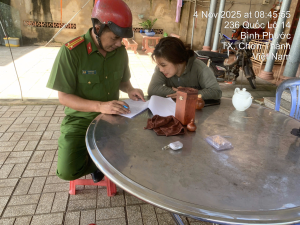 Công an xã Nha Bích ra quân cao điểm 40 ngày đêm hướng dẫn người dân cài đặt ứng dụng VNETRAFFIC