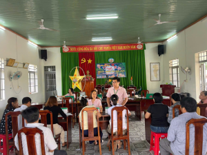 Phòng giao dịch NHCSXH Chơn Thành tổ chức phiên giao dịch định kỳ trên địa bàn xã Nha Bích