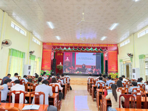 Bồi dưỡng, cập nhật kiến thức, kỹ năng về công tác xây dựng Đảng