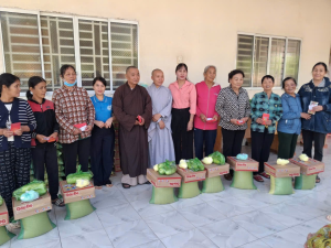 Hội Liên hiệp Phụ nữ xã Nha Bích chung tay chăm lo Tết cho hội viên phụ nữ có hoàn cảnh khó khăn