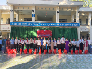 Xuân chia sẻ mừng Tết yêu thương Bính ngọ tại Trường THCS Minh Lập
