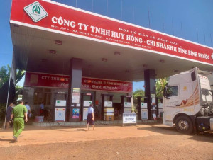 Nha Bích kiểm tra hoạt động kinh doanh xăng dầu trên địa bàn xã