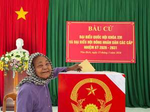 Cử tri xã Nha Bích nô nức tham gia Ngày hội bầu cử