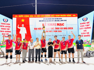 Trao giải môn bóng chuyền – vinh danh những tập thể, cá nhân...