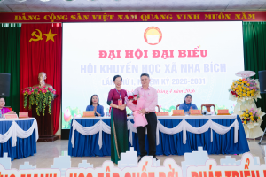 Phòng Giao dịch Ngân hàng Chính sách xã hội Chơn Thành đồng hành bền bỉ cùng sự nghiệp khuyến học tại Nha Bích