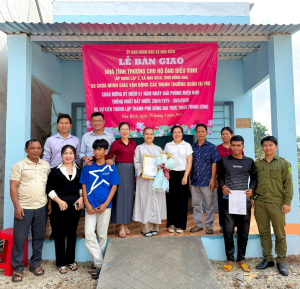 Nha Bích bàn giao nhà tình thương cho hộ gia đình công dân Điểu Vinh