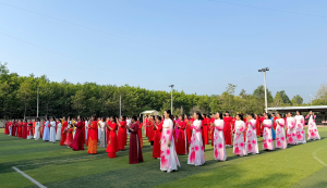 Hơn 300 người đồng diễn dân vũ tại xã Nha Bích – sôi động khí thế chào mừng 30/4 và thành lập TP Đồng Nai