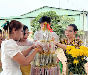 Khởi đầu Lễ hội Chol Chnam Thmay tại xã Nha Bích với nghi lễ “Rước cây bông bạc”