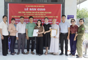 Xã Nha Bích tổ chức bàn giao nhà tình thương cho hộ khó khăn