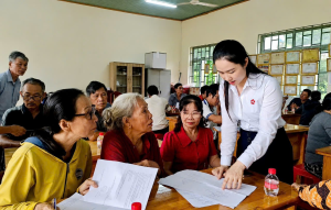 Nha Bích đưa "bộ phận một cửa" về tận ấp, hỗ trợ người dân giải quyết thủ tục về đất đai