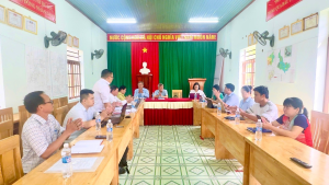Thường trực Đảng ủy ã Nha Bích làm việc với Chi bộ ấp 1 và ấp 2 sau sắp xếp tổ chức
