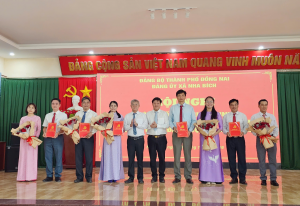 Đảng ủy xã Nha Bích công bố các quyết định về kết thúc, thành lập các tổ chức đảng trực thuộc