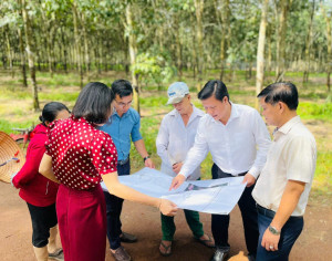 Thường trực Đảng uỷ xã Nha Bích kiểm tra công tác GPMB cao tốc Gia Nghĩa - Chơn Thành