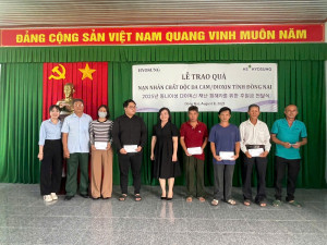 ngày 12 8 tặng quà ch nạn nhân chất độc da can