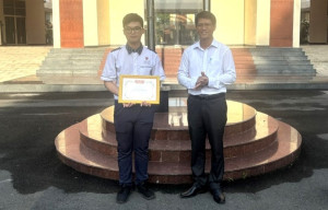 ngày 4 8 chủ tịch ubnd xã khen thưởng đột xuất thủ khoa