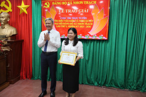 Xã Nhơn Trạch tổ chức trao thưởng Cuộc thi trực tuyến “Tìm hiểu Văn kiện và Nghị quyết Đại hội đại biểu Đảng bộ xã lần thứ I, nhiệm kỳ 2025 – 2030”