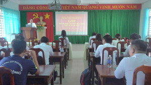 Hơn 50 đảng viên tham dự lớp bồi dưỡng Đảng viên mới đợt 1 docx
