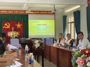 Kiểm tra công tác chuẩn bị hồ sơ thực hiện kiểm định chất lượng giáo dục và trường chuẩn quốc gia tại Trường THCS Phú Hội docx