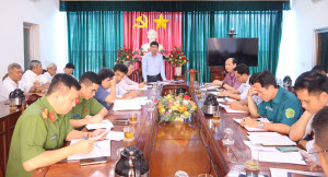 Phó Bí thư Đảng ủy, Chủ tịch UBND xã Lư Thành Nam phát biểu tại buổi làm việc