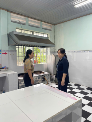 Tăng cường công tác kiểm tra an toàn thực phẩm tại các trường học trên địa bàn xã Nhơn Trạch docx