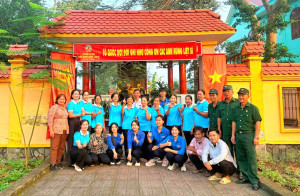 Hội Liên hiệp Phụ nữ xã tổ chức các hoạt động dân vận nhân kỷ niệm  ngày thành lập Quân đội nhân dân Việt Nam 22/12