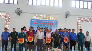 Giao lưu bóng chuyền chào mừng kỷ niệm 81 năm Ngày thành lập Quân đội Nhân dân Việt Nam