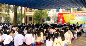 Công an xã Nhơn Trạch tuyên truyền pháp luật tại các trường THPT trên địa bàn