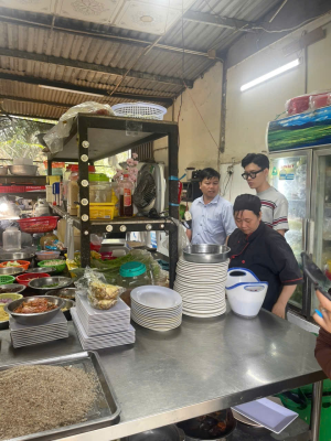 Xã Nhơn Trạch tăng cường công tác kiểm tra an toàn thực phẩm tại các cơ sở kinh doanh dịch ăn uống trong dịp Tết Nguyên đán Bính Ngọ 2026 docx
