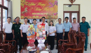 Lãnh đạo xã Nhơn Trạch thăm, chúc tết các đơn vị quân đội đóng trên địa bàn xã