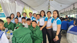 PHỤ NỮ XÃ NHƠN TRẠCH RỘN RÀNG TIẾP LỬA CHO NGÀY HỘI TÒNG QUÂN 2026