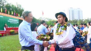 Thanh niên xã Nhơn Trạch phấn khởi lên đường nhập ngũ năm 2026