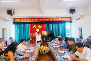 UBND xã họp triển khai công tác chỉnh trang đô thị, chuẩn bị các điều kiện để xã lên phường