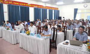 Cử tri xã Nhơn Trạch tham dự trực tuyến Tổ đại biểu Quốc hội...