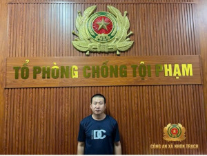 Công an xã Nhơn Trạch vận động đối tượng truy nã ra đầu thú