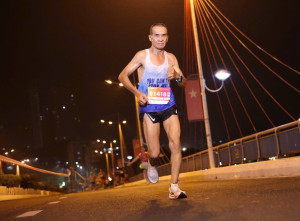 Runner Trần Ngọc Ẩn: Hơn 30 năm một đường chạy