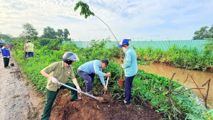 Khu phố Phước Kiểng ra quân dân vận kỷ niệm 136 năm Ngày sinh Chủ tịch Hồ Chí Minh