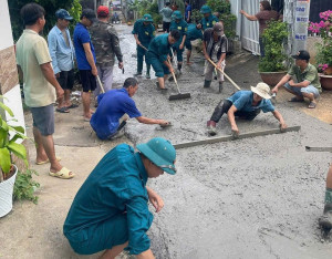Khu phố Bình Phú nâng cấp hẻm 1407 chào mừng Đại hội MTTQ Việt Nam lần thứ XIV