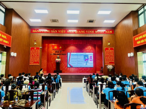 BÁo cáo viên triển khai tại hội nghị