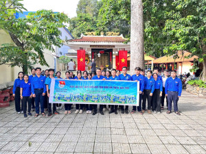 Đoàn thanh niên phường ra quân “Ngày Chủ nhật xanh” lần thứ III năm 2026