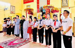 Trao học bổng và hỗ trợ thường xuyên cho các hoàn cảnh khó...