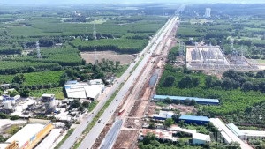 Sớm gỡ vướng mặt bằng, đẩy nhanh tiến độ thi công đường 25B