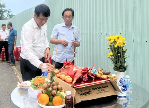 Phường Nhơn Trạch khởi công xây dựng tuyến đường Vườn huệ ,...