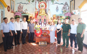 Lãnh đạo UBND phường thăm, chúc mừng Lễ Vu Lan tại các cơ sở...