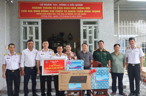 Lữ đoàn 167, Vùng 2 Hải quân bàn giao nhà đồng đội tại...