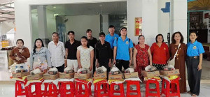 Khu phố Phú Hội trao tặng 190 phần quà đến các hộ gia đình có hoàn cảnh khó khăn nhân dịp Lễ Vu Lan