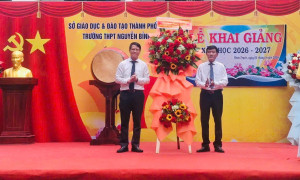 Đồng chí Lư Thành Nam dự Lễ khai giảng tại Trường THPT...