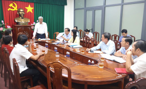 Bí thư Đảng ủy phường Nhơn Trạch tiếp công dân về kiến nghị...