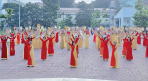 Khu phố Phước Thuận đồng diễn chào mừng Ngày Phụ nữ Việt Nam...