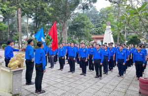 Đoàn phường Nhơn Trạch tổ chức Lễ chào cờ kỷ niệm 70 năm Ngày truyền thống Hội Liên hiệp Thanh niên Việt Nam